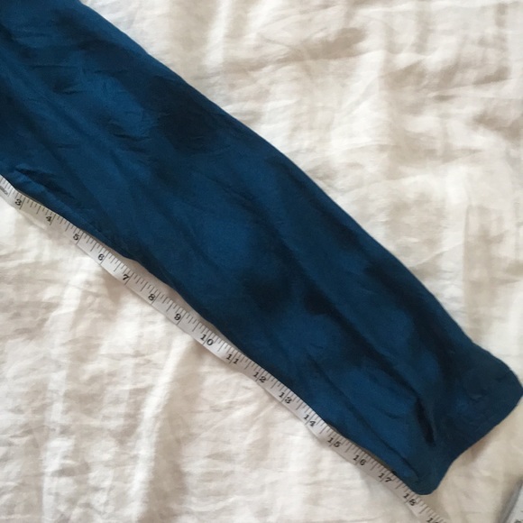 🐧 100% Silk Penguin Blouse with lovely details 🐧 - Picture 8 of 8